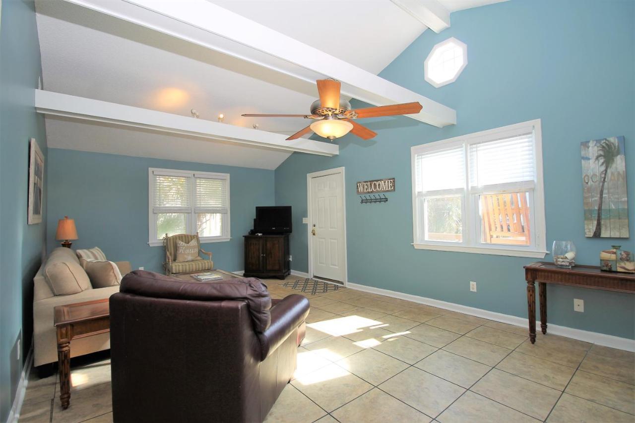 Salty Shack Unit C - Salty Shack - Dog Friendly Home - Across From The Beach - Central Location! Folly Beach Eksteriør billede