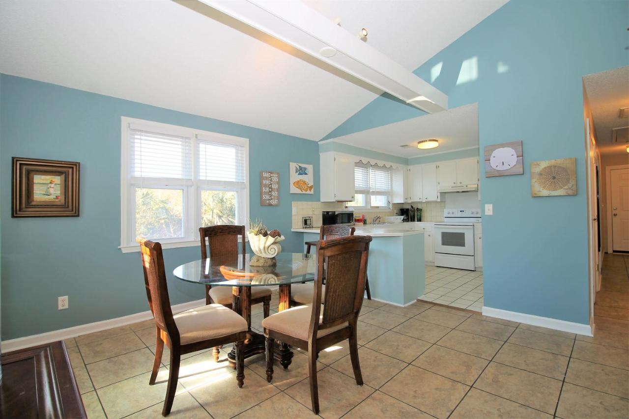 Salty Shack Unit C - Salty Shack - Dog Friendly Home - Across From The Beach - Central Location! Folly Beach Eksteriør billede