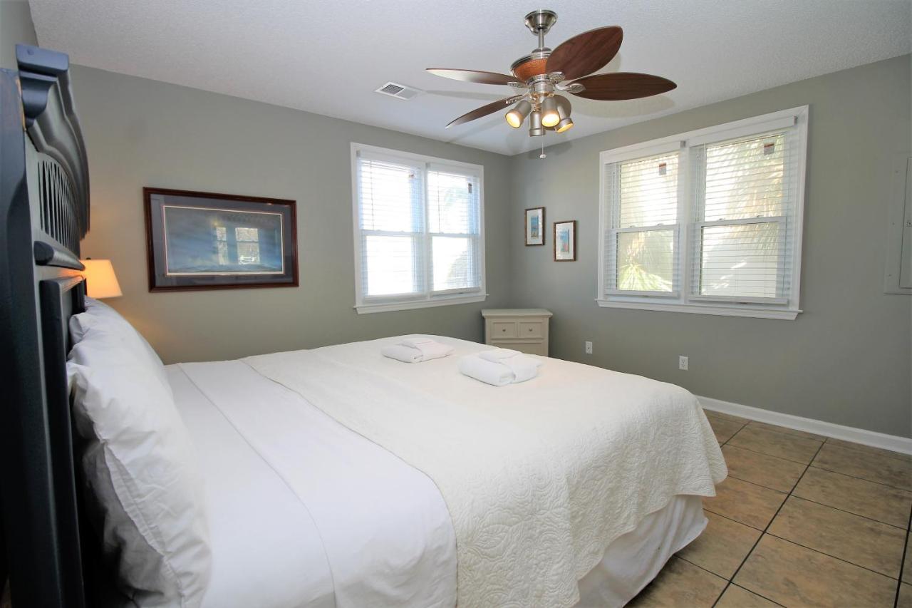 Salty Shack Unit C - Salty Shack - Dog Friendly Home - Across From The Beach - Central Location! Folly Beach Eksteriør billede