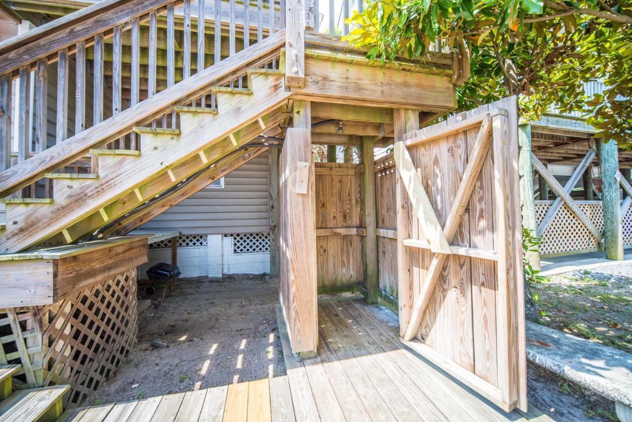 Salty Shack Unit C - Salty Shack - Dog Friendly Home - Across From The Beach - Central Location! Folly Beach Eksteriør billede