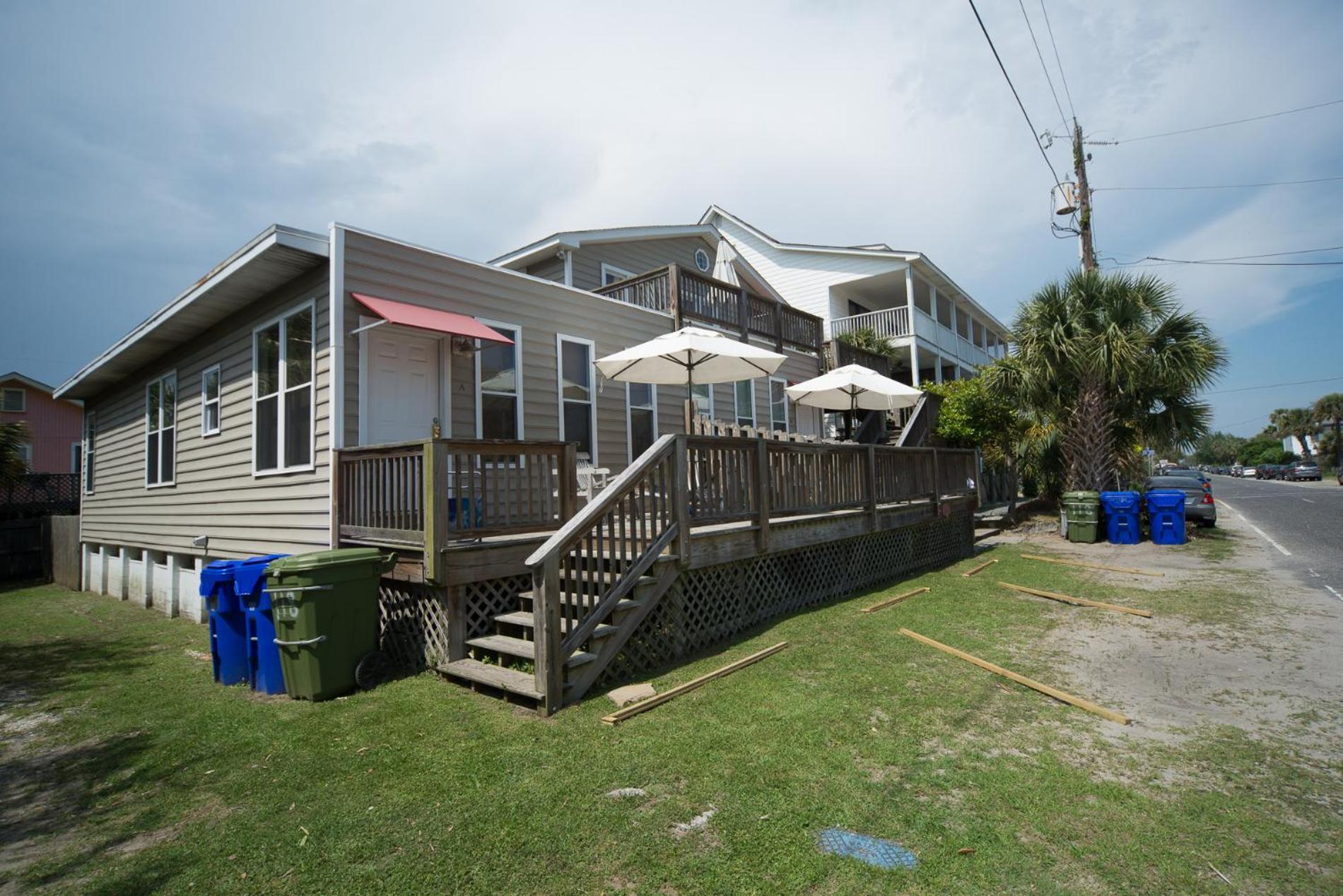 Salty Shack Unit C - Salty Shack - Dog Friendly Home - Across From The Beach - Central Location! Folly Beach Værelse billede